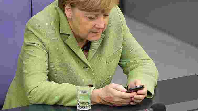 Анґела Меркель почала користуватися захищеним смартфоном