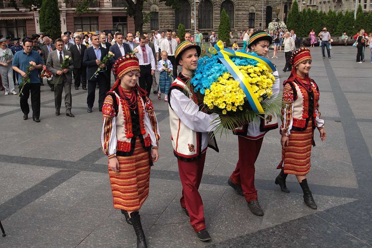 У Львові відбулись урочистості з нагоди 18-ої річниці Конституції України