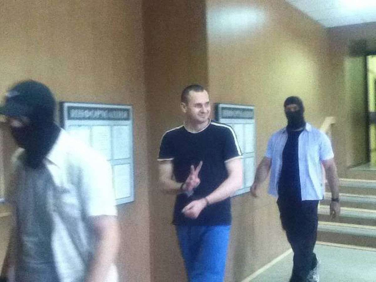 Суд продовжив термін арешту режисеру Олегу Сенцову