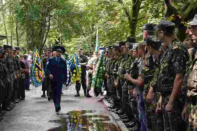 В Івано-Франківську поховали начальника штабу батальйону "Прикарпаття"