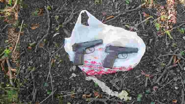 У львівському парку Івана Франка знайшли два пістолети, викрадені в «Ніч гніву»