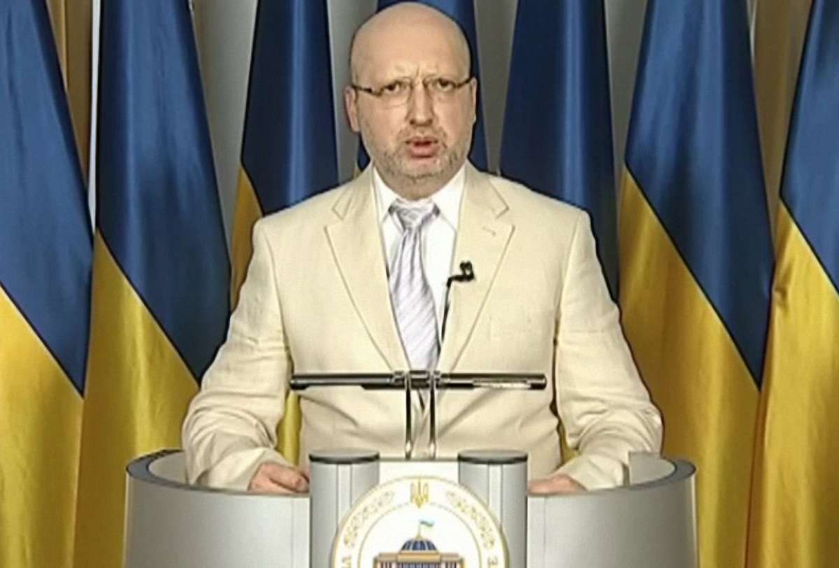 Олександр Турчинов закликав цивілізований світ постачати сучасну зброю Україні