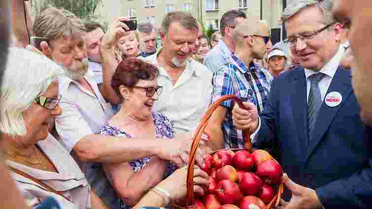 Їжте польські яблука, аби наш сусід знав, що втрачає, - Коморовський