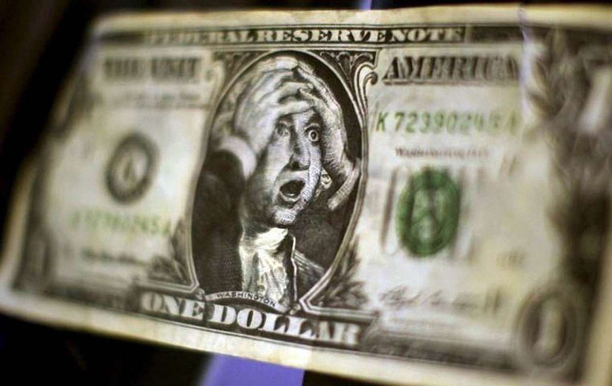На міжбанку долар США сягнув позначки у 13,2 грн