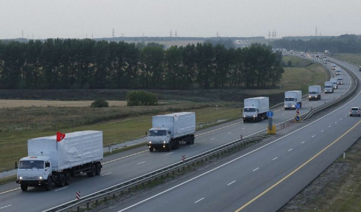 Поки увага прикута до «гуманітарного конвою», в Україну можна провезти будь-що, – Ілларіонов