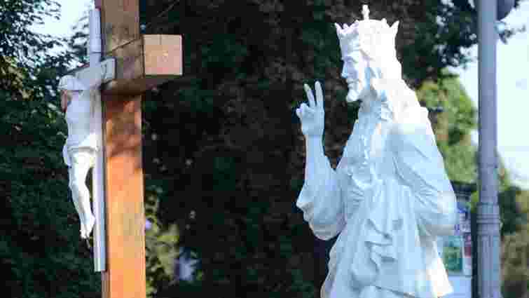 Священики УГКЦ не освячували незаконно встановлену скульптуру Христа в центрі Львова