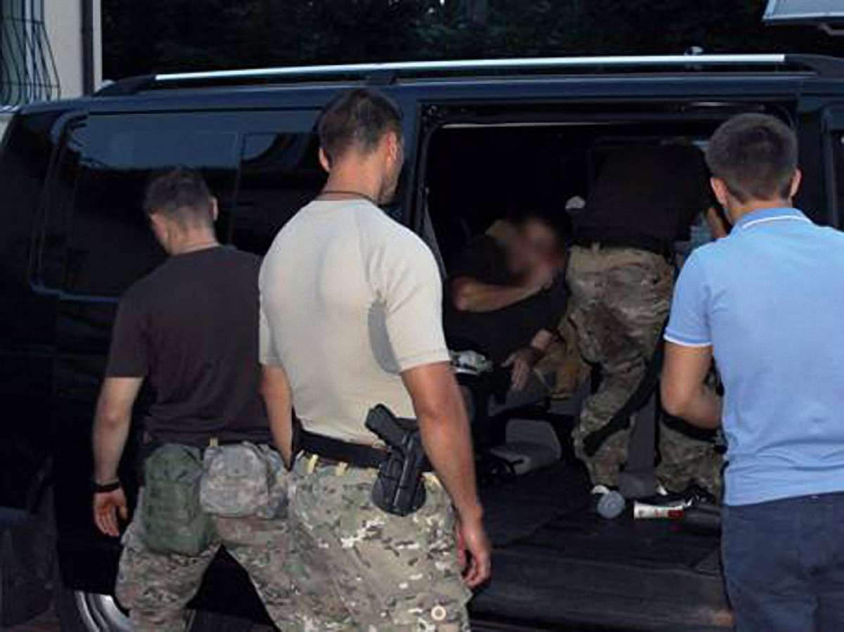 Спецназівці звільнили з полону бойовиків офіцера УДО, який перебував у заручниках з липня