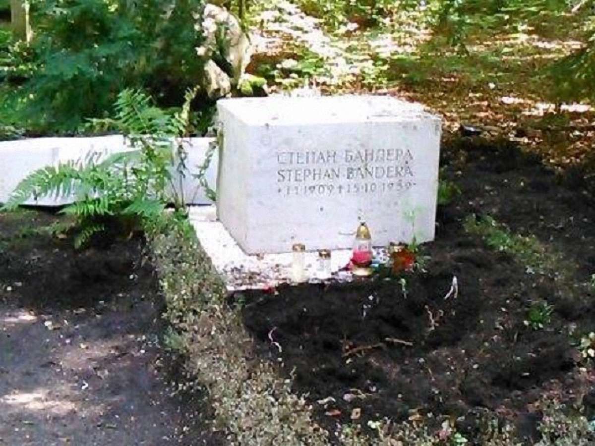 У Мюнхені сплюндрували могилу Степана Бандери