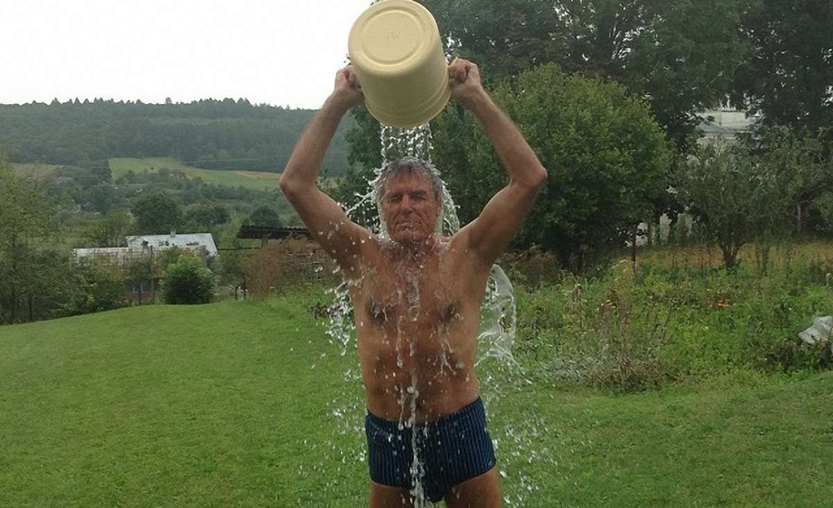 Ректор «Львівської політехніки» у рамках Ice Bucket Challenge облився крижаною водою