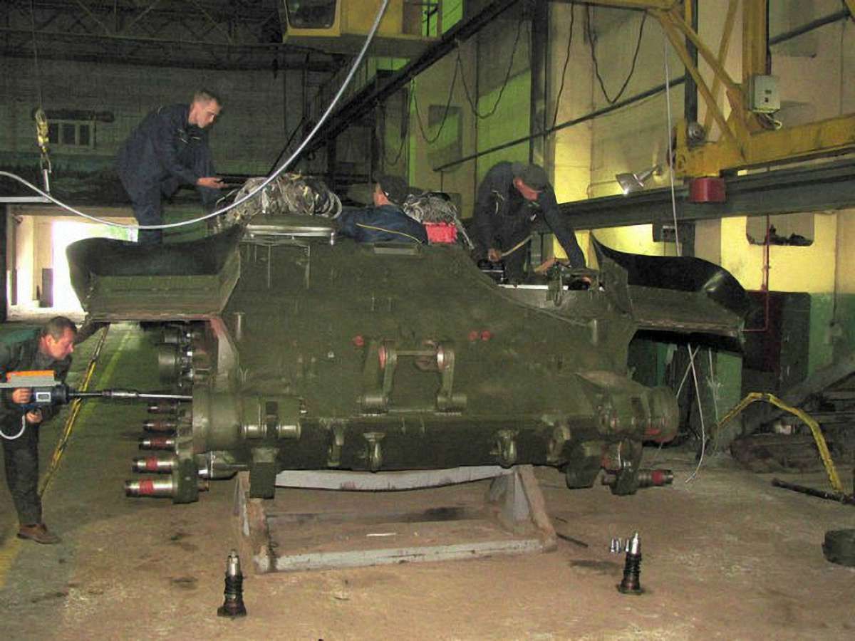 Керівництво «Львівського бронетанкового заводу» «зливало» інформацію про танки іноземцям