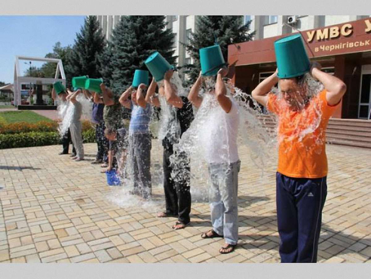 Керівництво Чернігівської міліції приєдналося до «Ice Bucket Challеnge» (фото) 