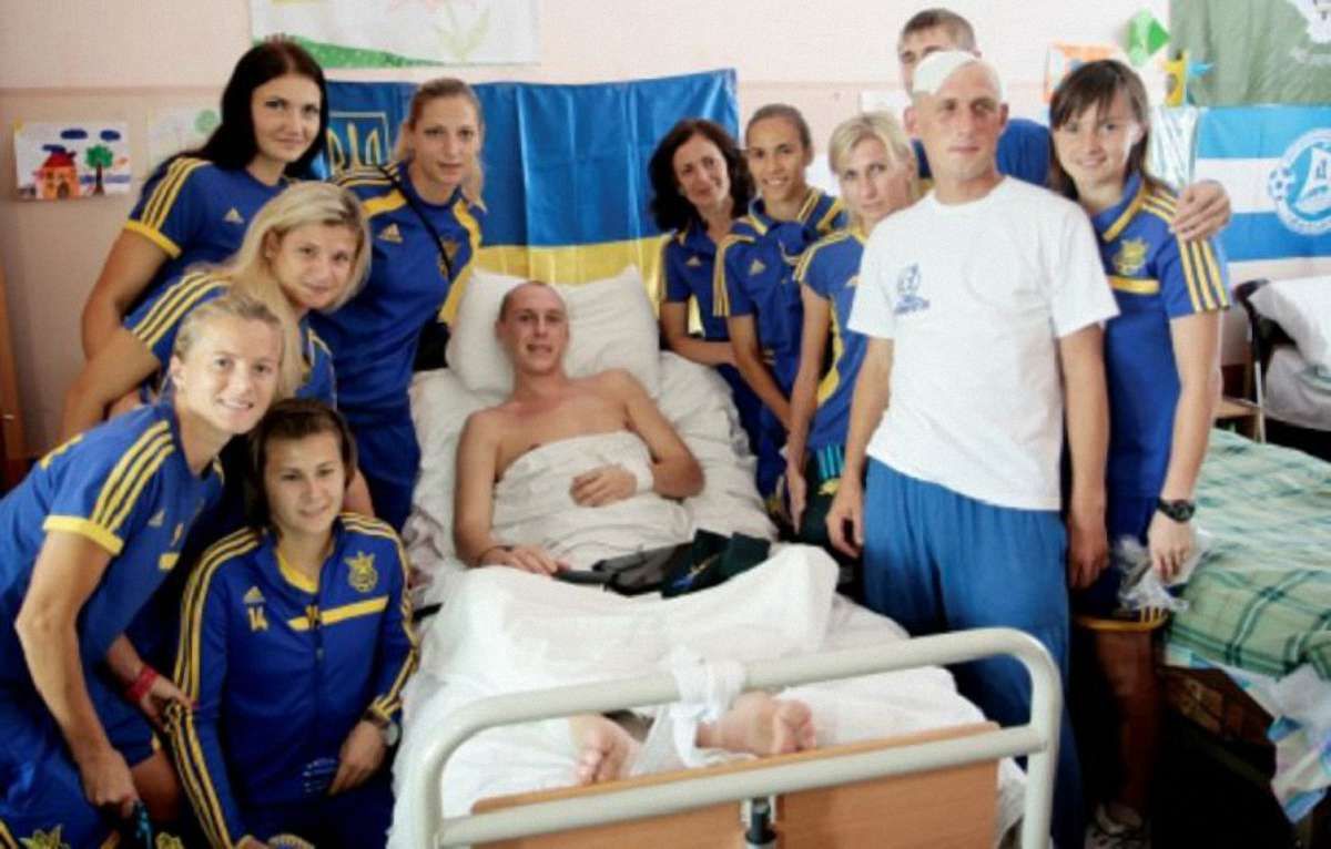 Українські футболістки підняли бойовий дух бійців АТО