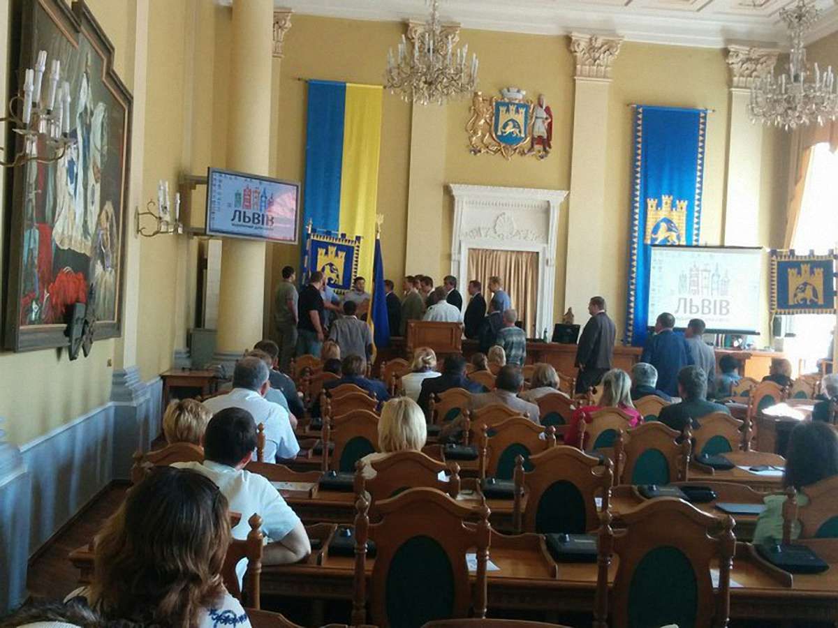 Свободівець-стоматолог кинувся з кулаками на мера Львова