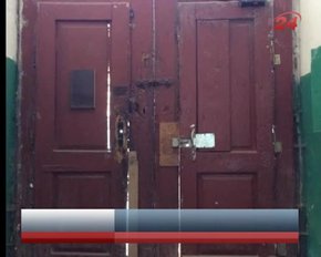 На Підзамче у Львові відреставрували уже дві брами