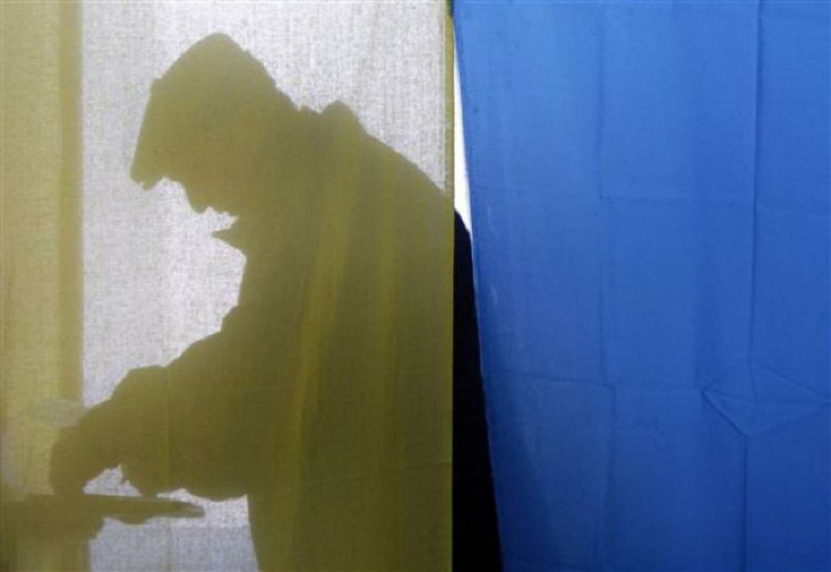 Львів’яни масово реєструються кандидатами у депутати на Луганщині