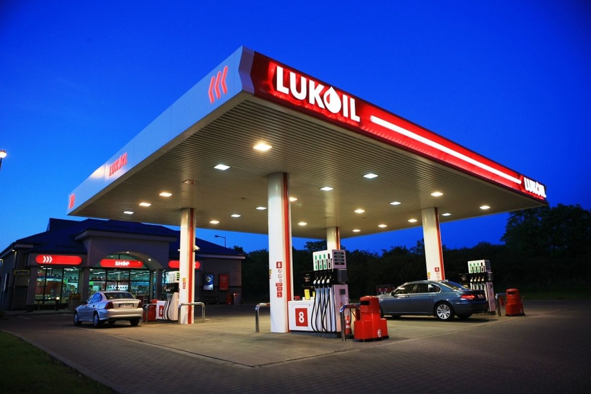 Активісти будуть продовжувати бойкот заправок Lukoil навіть після зміни власників
