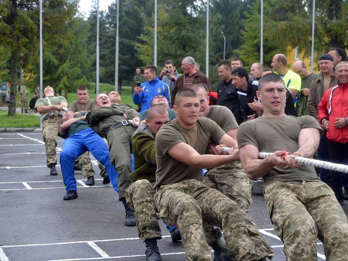 Військові влаштували спортивні змагання у рамках натівських навчань на Львівщині