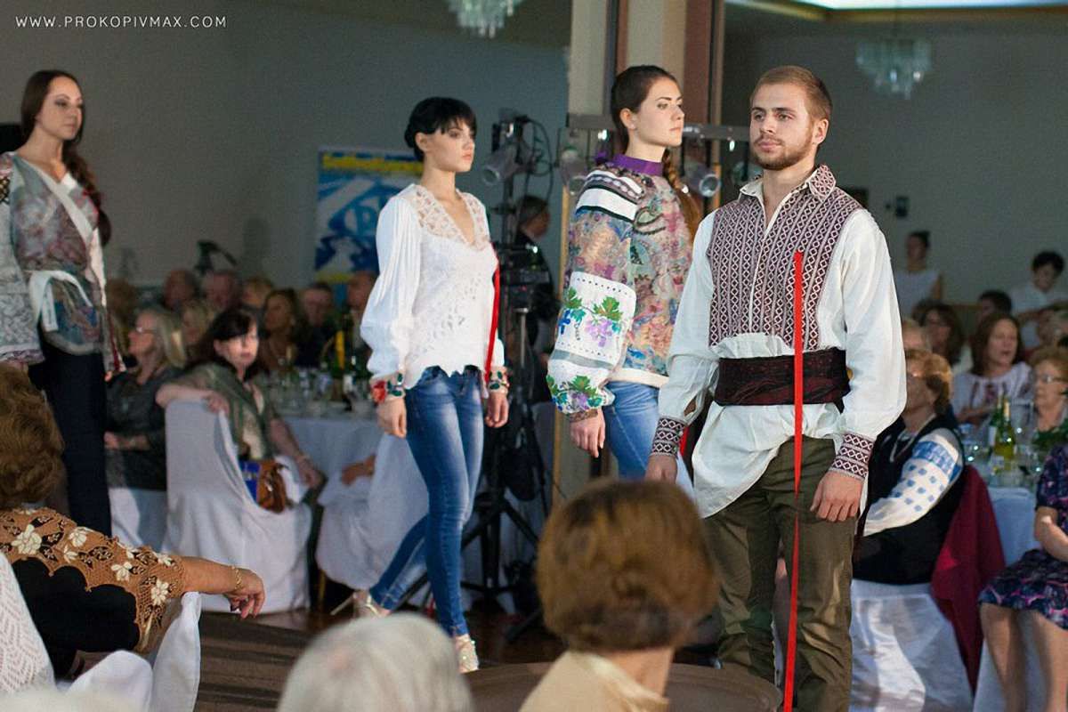 Оксана Караванська презентувала Vyshyvanka Couture у Чикаго