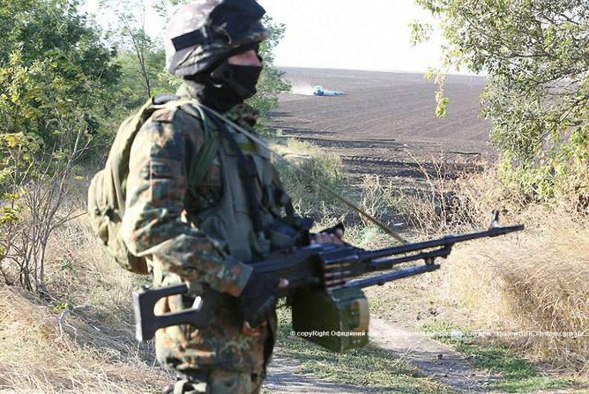 Росіяни розмістили на материковій частині України біля Криму важку техніку