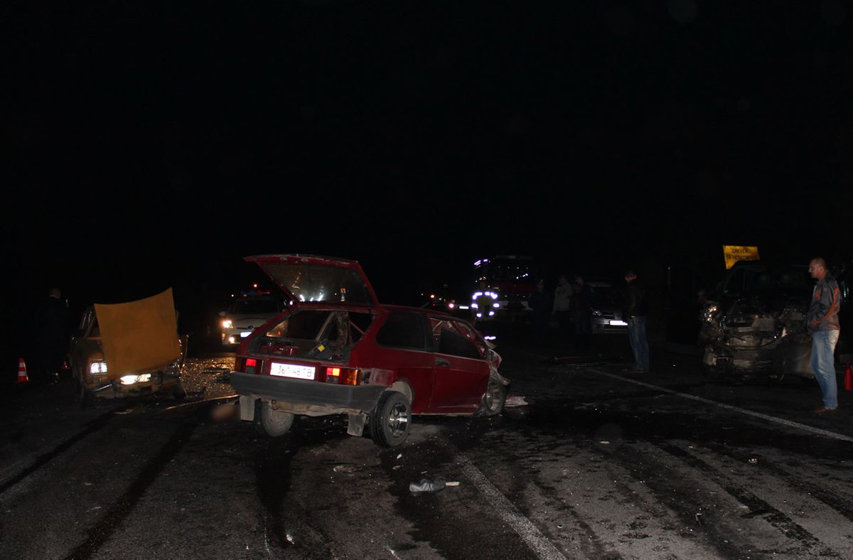 На Львівщині внаслідок ДТП загинули двоє людей, ще троє - отримали поранення