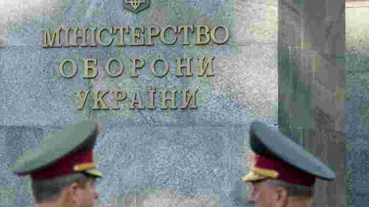 Військова прокуратура запідозрила 8 екс-міністрів оборони в розвалі ЗСУ