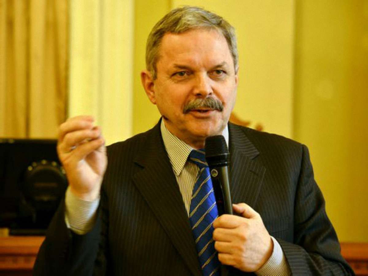 Люстрація смітниками нищить репутацію України у світі, - Маринович