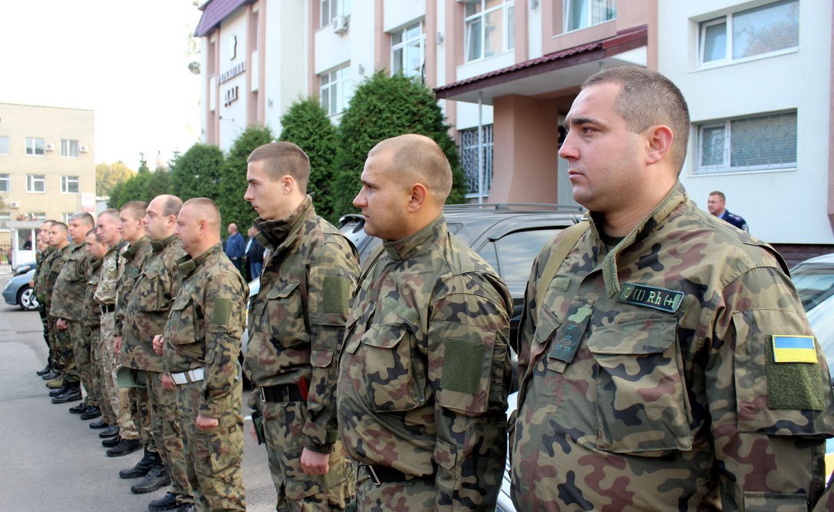 На Донбас вирушили добровольці з Державтоінспекції Львівщини