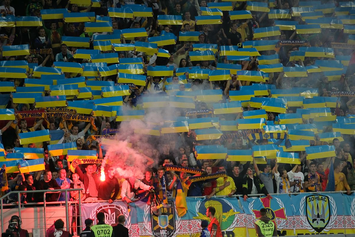 З'явилися фото порушників з фаєрами на «Арені Львів»