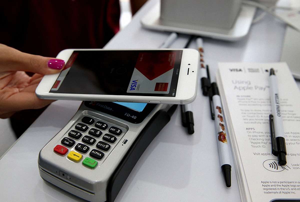 Компанія Apple запустила у США свій власний платіжний сервіс Apple Pay