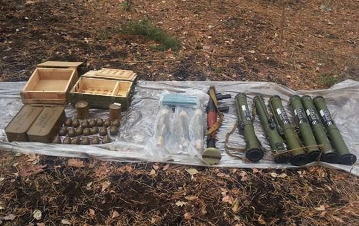 СБУ ліквідувала арсенал бойовиків і запобігла терактам на виборчих дільницях Луганщини