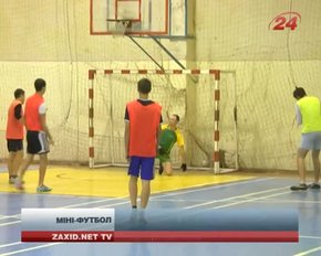 Шість футбольних команд змагалися за Кубок УПА