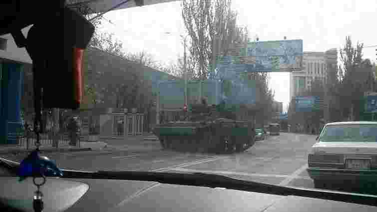 Терористи танками перекрили дорогу у напрямку Донецького аеропорту