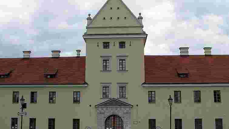 Музей "Жовківський замок" допоможе військовим