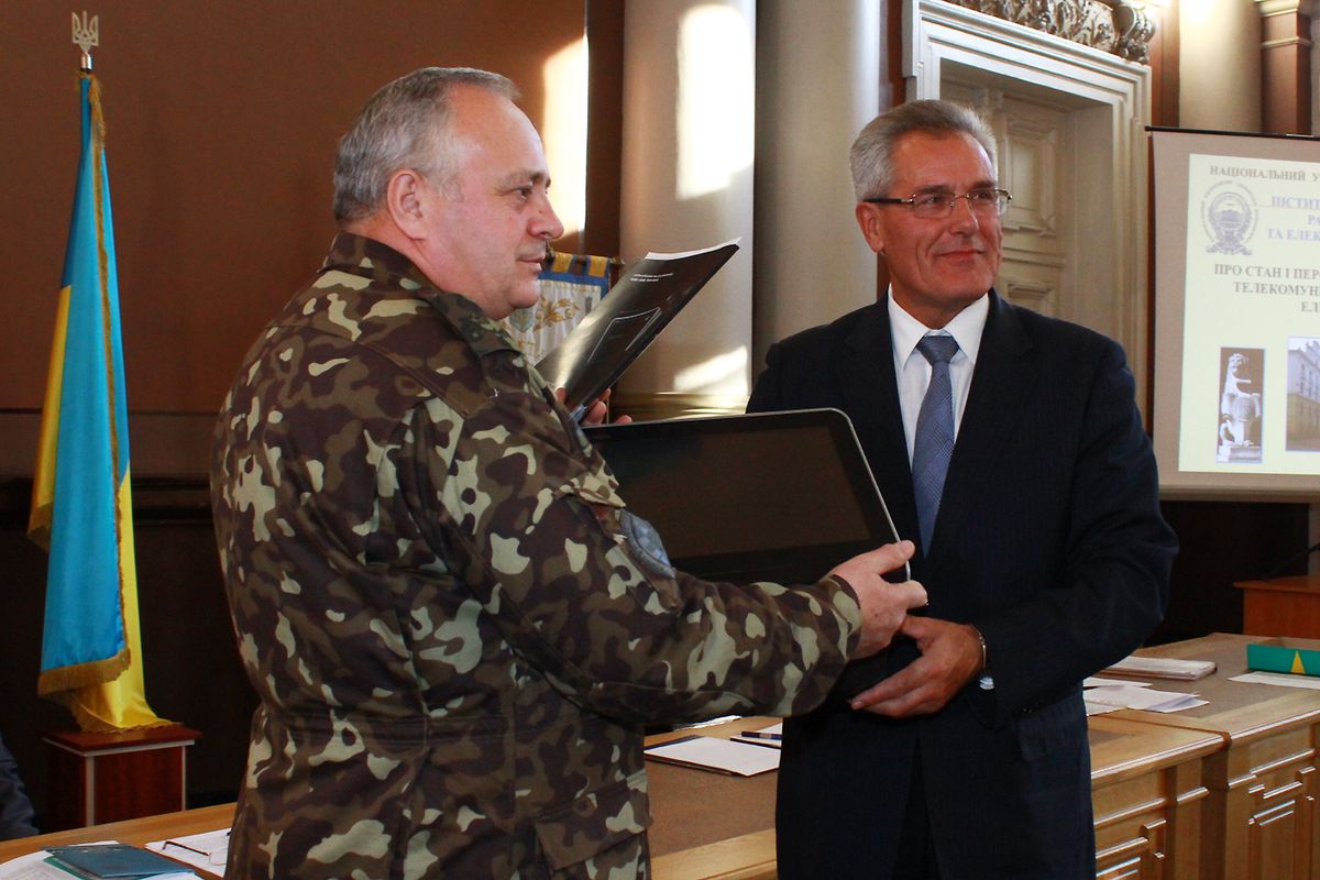 Військовий госпіталь отримав у подарунок мобільний апарат штучної вентиляції легенів