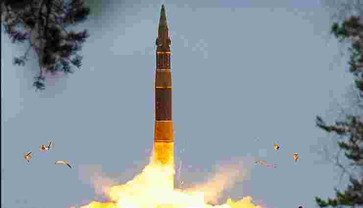 Росія випробувала балістичну міжконтинентальну ракету "Тополь-М"