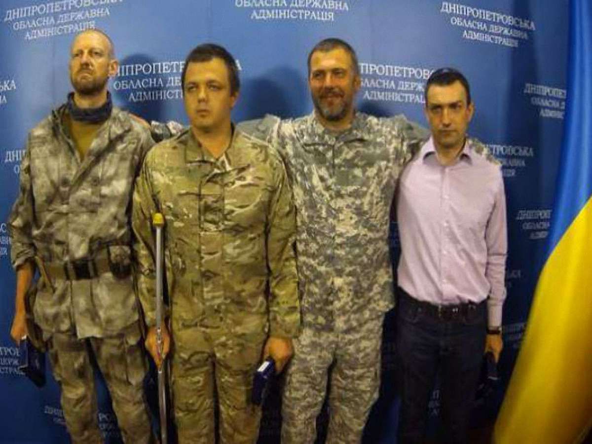 Комбати пообіцяли екс-регіоналам непарламентську форму люстрації