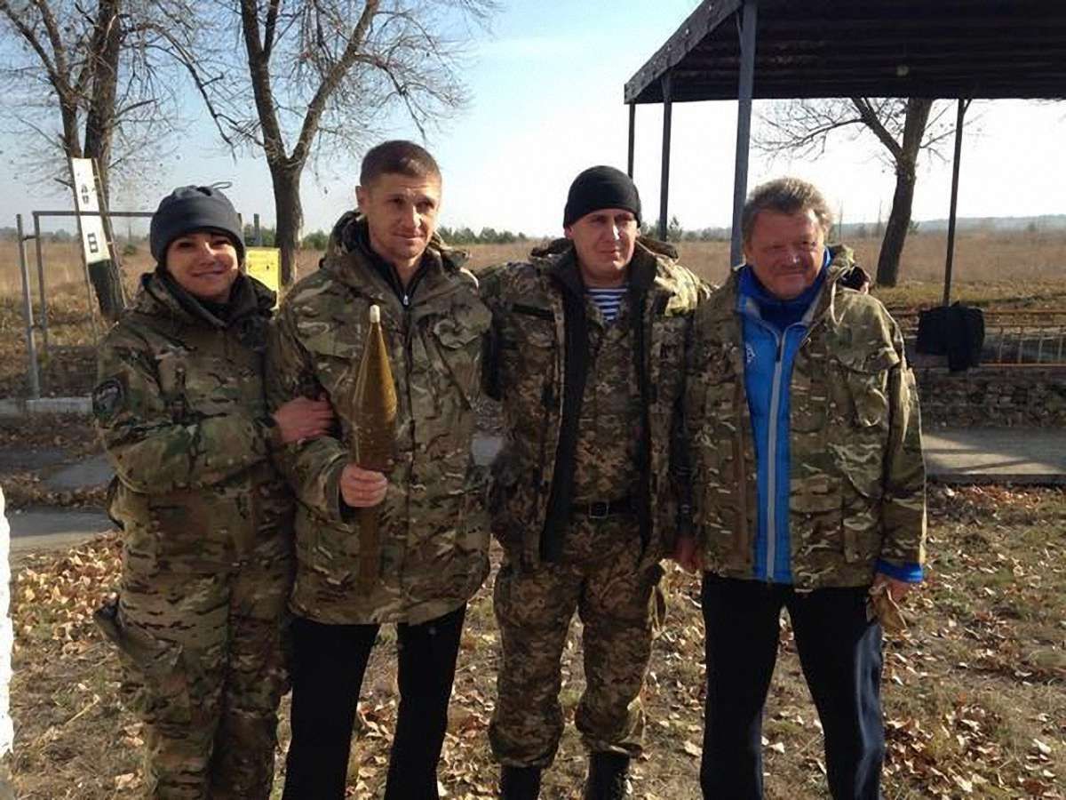 Гравці «Дніпра» на чолі з Маркевичем відвідали українських десантників