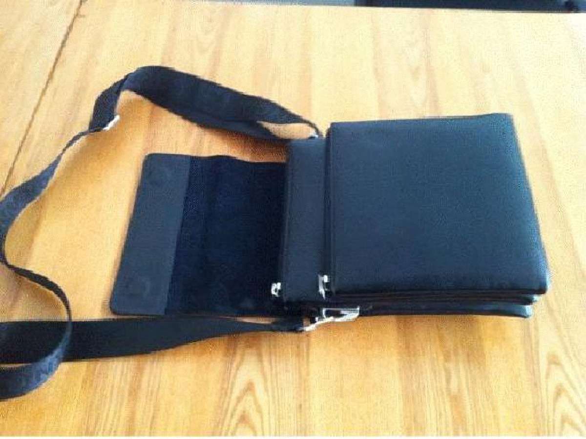 В Києві міліціонери знайшли сумку зі ₴125 тис. і повернули власникові