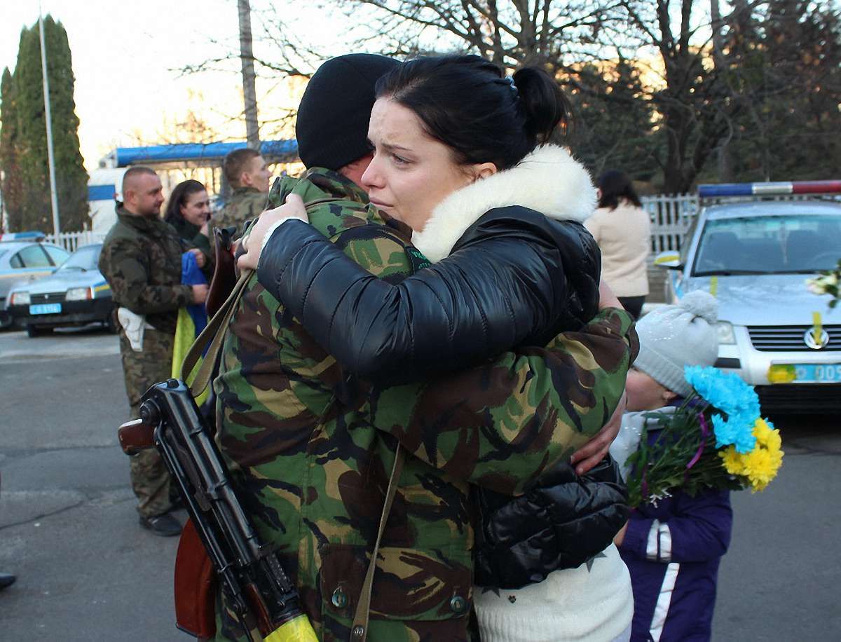 ДАІвці Львівщини цілі та неушкоджені повернулися із фронту додому