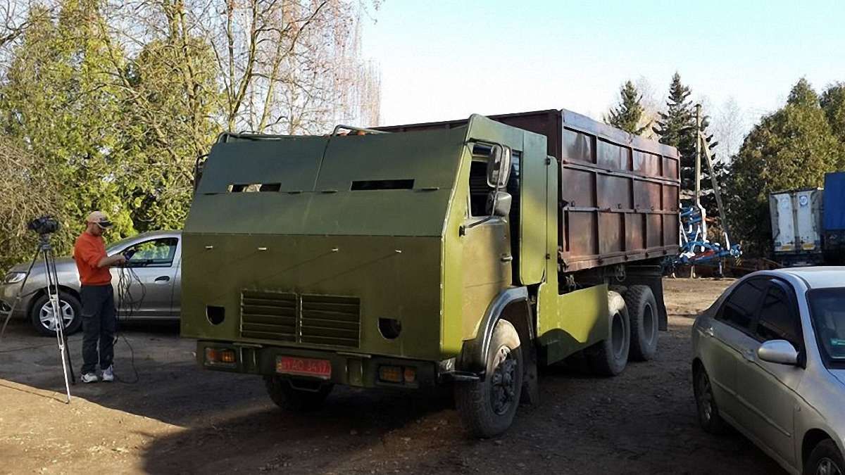 Львівські волонтери передадуть фронтовикам КАМАЗ-"трансформер"