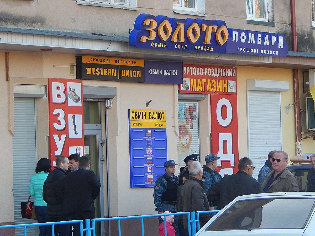 У Стебнику на Львівщині пограбували ювелірний магазин