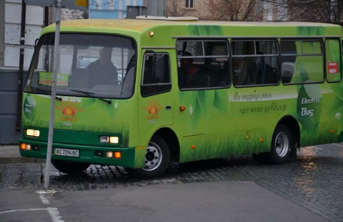 У Луцьку презентували електробус, сконструйований на базі автобуса «Богдан»