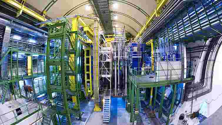 На Великому адронному колайдері виявлено дві нові елементарні частинки
