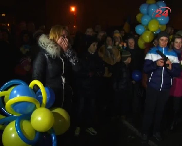 У Львові нацгвардієць публічно освідчився в коханні по прибутті зі зони АТО