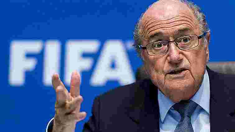 Президент FIFA Зепп Блаттер утримується від візитів до США, побоюючись ФБР