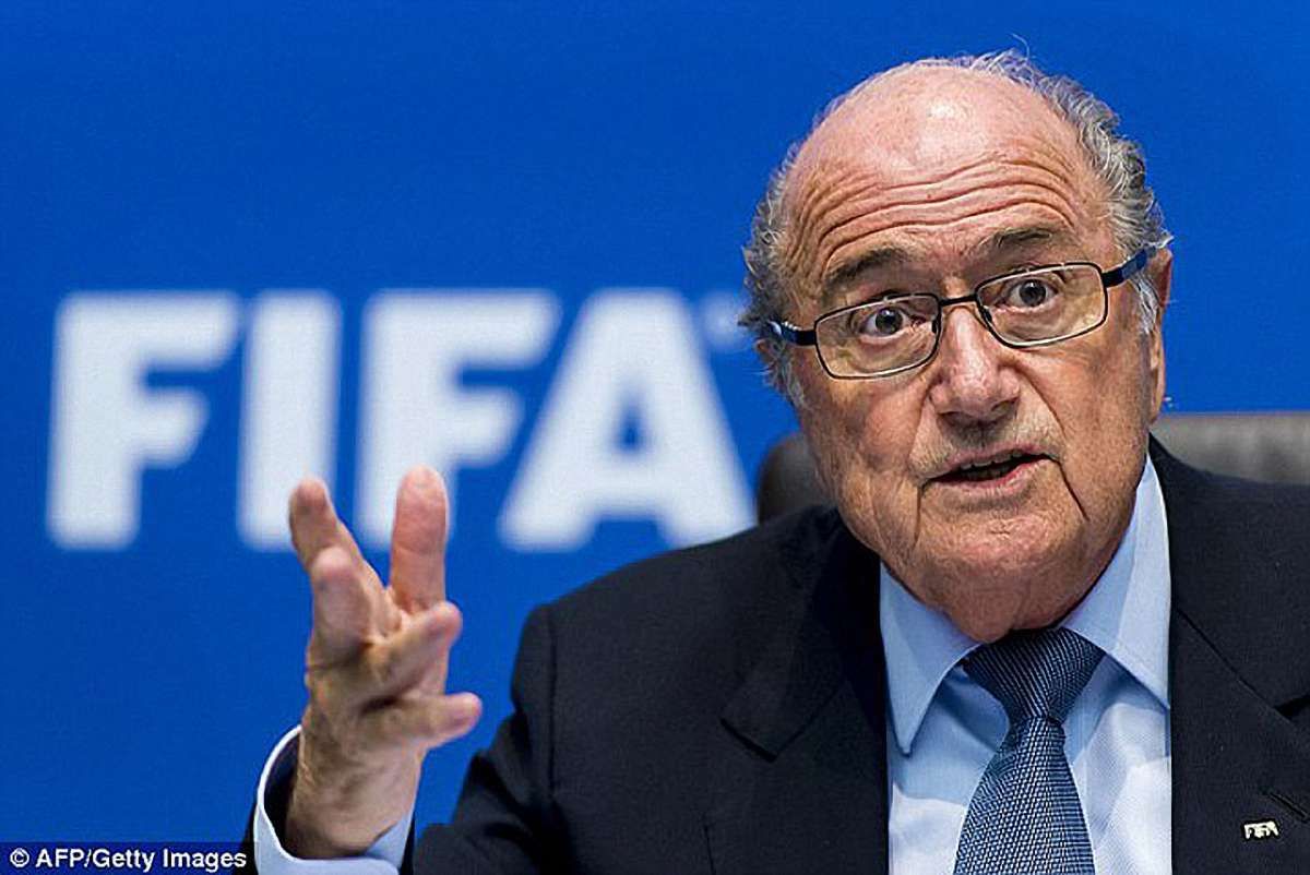 Президент FIFA Зепп Блаттер утримується від візитів до США, побоюючись ФБР