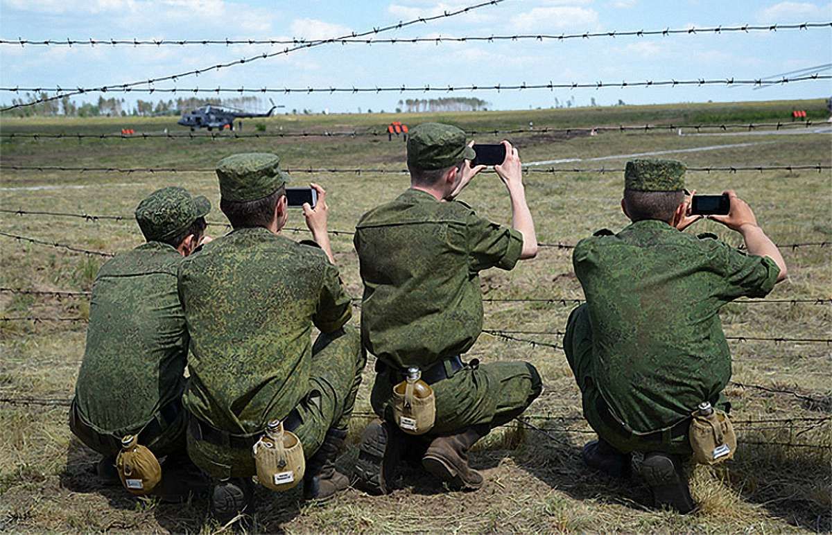 Міноборони Росії спростувало інформацію про заборону призовниками користуватися iPhone