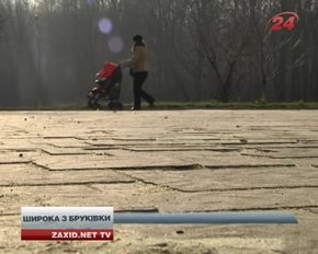 У Львові дорогу викладають з бруківки, щоб економити гроші в майбутньому
