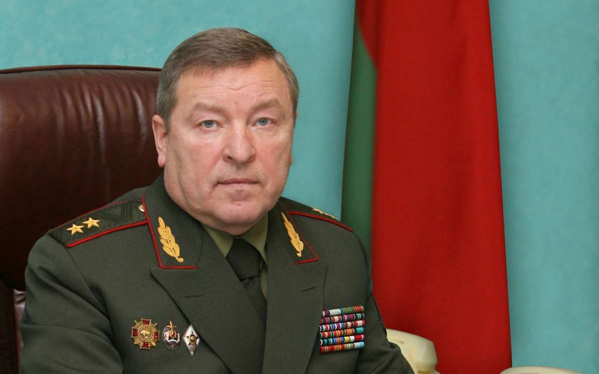 Лукашенко звільнив міністра оборони Білорусі