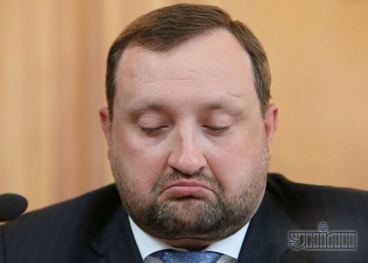 Печерський суд і ГПУ повернули Арбузову 8 банківських рахунків
